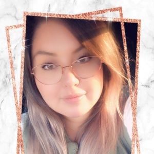 Meet your Posher, Stephany